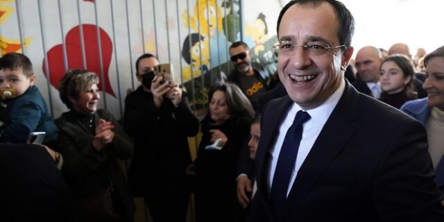 Κύπρος: Την ερχόμενη Πέμπτη σε “ουδέτερο έδαφος” η συνάντηση Χριστοδουλίδη – Τατάρ