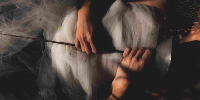 Έξι ζευγάρια προσπαθούν να δεσμευτούν αληθινά και με διαφορετικούς τρόπους