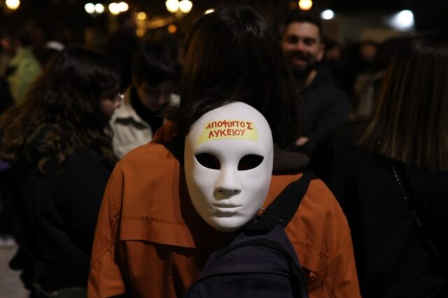 Συνεχίζουν τις κινητοποιήσεις οι καλλιτέχνες – “Η κοροϊδία δεν θα περάσει”