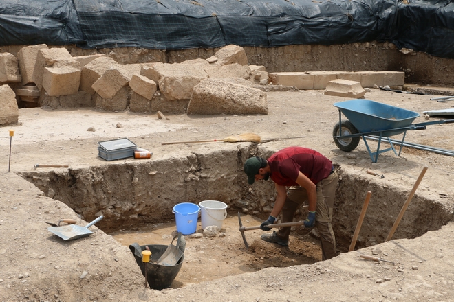 Σύλλογος Ελλήνων Αρχαιολόγων: Καταγγελία για “μαφιόζικο” χτύπημα σε αρχαιολόγο