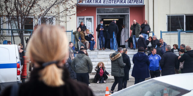 Τέμπη: 6 άτομα νοσηλεύονται ακόμα σε νοσοκομεία – Δύο σε σοβαρή κατάσταση