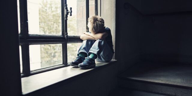 Νέο Ψυχικό: Πατέρας εγκατέλειψε το 7χρονο παιδί του μόνο στο σπίτι – Κάλεσαν την αστυνομία οι γείτονες