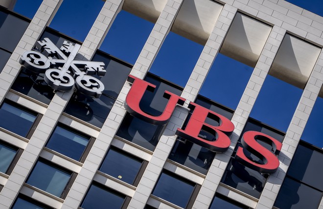 Εξαγορά Credit Suisse από UBS: Ό,τι λάμπει δεν είναι χρυσός – Πώς υπονομεύεται το ελβετικό τραπεζικό σύστημα
