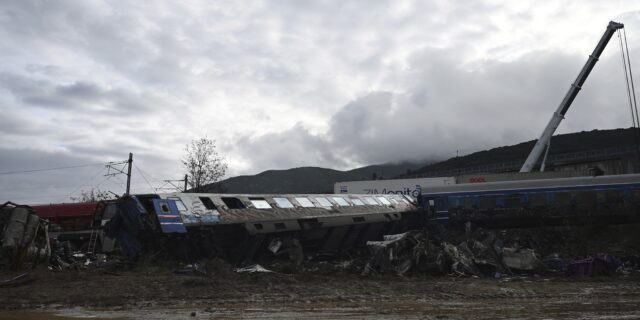 “Λέμε τώρα ή θα καούμε ή θα πεθάνουμε από έλλειψη οξυγόνου” – Μαρτυρία επιβάτη στο NEWS 24/7