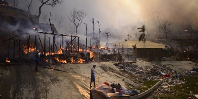 Μπανγκλαντές: Νέα μεγάλη πυρκαγιά σε καταυλισμό προσφύγων Ροχίνγκια