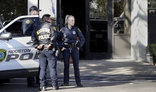 ΗΠΑ: Αστυνομικοί και εργαζόμενοι νοσοκομείου διώκονται για την ανθρωποκτονία μαύρου κρατουμένου σε ψυχιατρείο