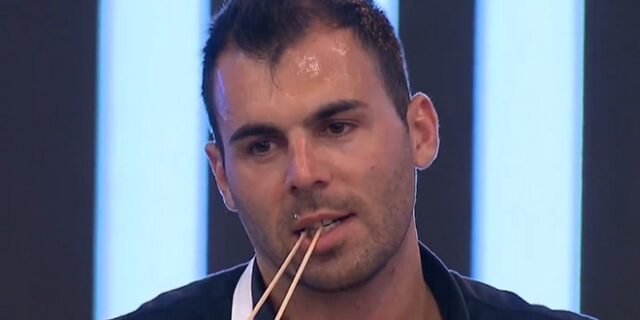 MasterChef: Ο Δημήτρης Μπέλλος “εισβάλλει” στην κουζίνα – “Θα μου σπάσουν τα π@π@ρια”