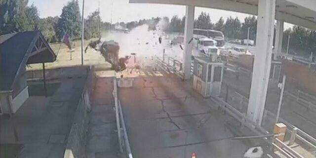 Χιλή: Σφοδρή σύγκρουση οχήματος σε σταθμό διοδίων – Νεκρός ο οδηγός