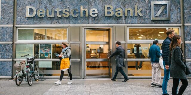 “Ιός” Deutsche Bank χτυπά τα χρηματιστήρια