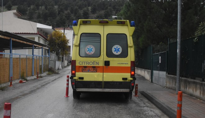 Κοζάνη: Γιατρός και νοσηλευτής έφτασαν με δικό τους ΙΧ σε σημείο τροχαίου