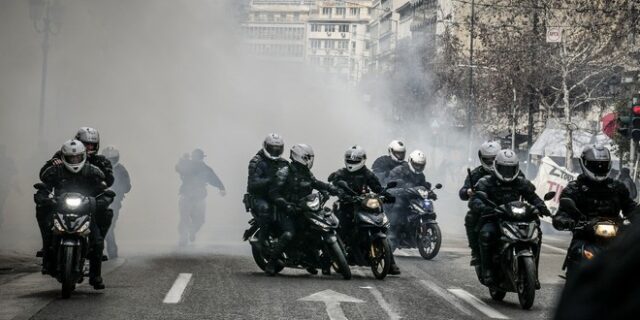 Ανακοίνωση της ΕΛΑΣ για την επίθεση με χημικά στο Σύνταγμα