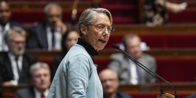 Γαλλία: Συνάντηση της πρωθυπουργού Μπορν με την αντιπολίτευση “για να επανέλθει η ηρεμία”