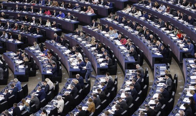 Ευρωκοινοβούλιο: “Ηχηρό όχι” στην κατασκευή νέων φραχτών