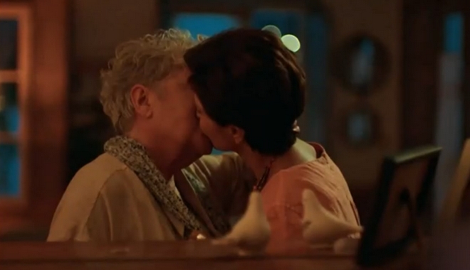 Τάνια Τσανακλίδου – Ταμίλα Κουλίεβα: Το γκέι φιλί που θα δούμε στη νέα σειρά “Ζωή”