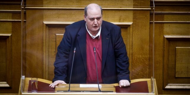 Φίλης: Ορίζουν “μπούλινγκ” τις κινητοποιήσεις που “παρεμποδίζουν το μάθημα”