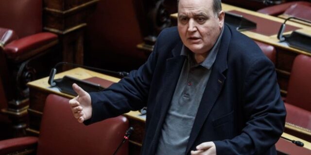 Η εμμονή Μητσοτάκη με το άρθρο 16 και η αντίδραση του ΣΥΡΙΖΑ