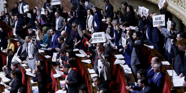 Πολιτική κρίση στη Γαλλία: Κατατέθηκαν οι δύο πρώτες προτάσεις μομφής