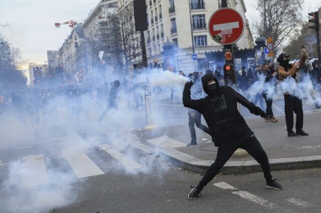 Διαδηλώσεις σε όλη τη Γαλλία κατά της μεταρρύθμισης Μακρόν – Συγκρούσεις με την αστυνομία