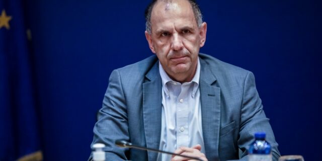 Επιστολές Γεραπετρίτη στα κόμματα και τη Βουλή για την τραγωδία των Τεμπών
