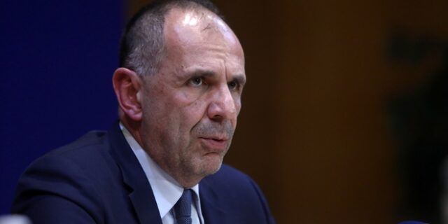 Άκομψη υπόδειξη Γεραπετρίτη σε δημοσιογράφο – Πήρε “πληρωμένη” απάντηση