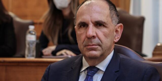 Τέμπη: Δεν μπόρεσε να καλύψει τις κυβερνητικές ευθύνες ο Γεραπετρίτης