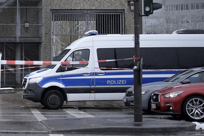 Βερολίνο: Επίθεση άνδρα σε τρία άτομα με χειροβομβίδα και μαχαίρι