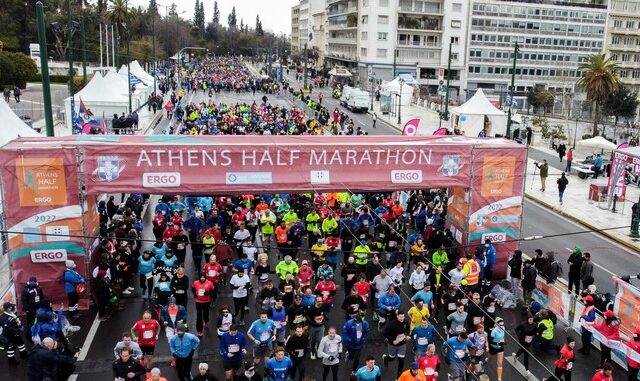 Ημιμαραθώνιος Αθήνας: Ποιοι δρόμοι είναι κλειστοί – Πώς θα κινηθούν τα ΜΜΜ