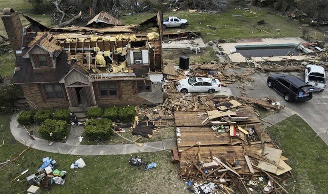 Μισισίπι: Προειδοποιήσεις για “νέα ακραία καιρικά φαινόμενα” – Σοκάρουν οι δορυφορικές εικόνες από την καταστροφή