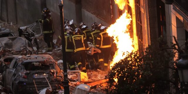 Ισπανία: Τρεις νεκροί από φωτιά σε πολυκατοικία στη Βαρκελώνη