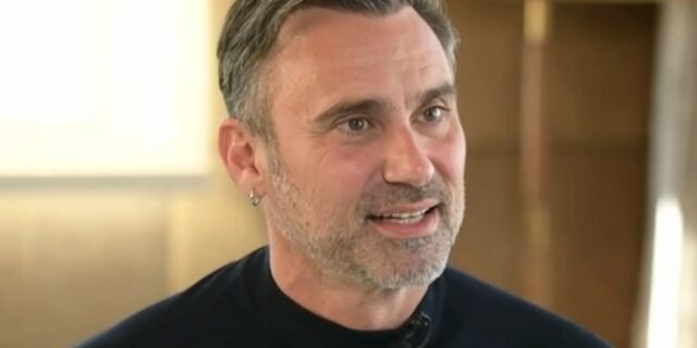 Καπουτζίδης: “Δεν ξυπνάω κάθε πρωί και λέω ‘αχ Παναγία μου πάλι gay ξύπνησα'”