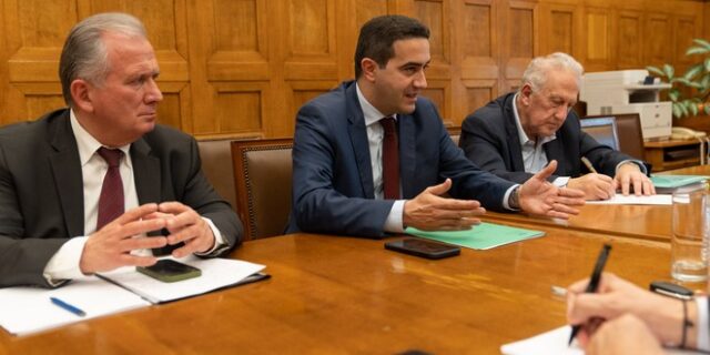 Κατρίνης: “Γενναία αύξηση του κατώτατου μισθού η μόνη επιλογή”