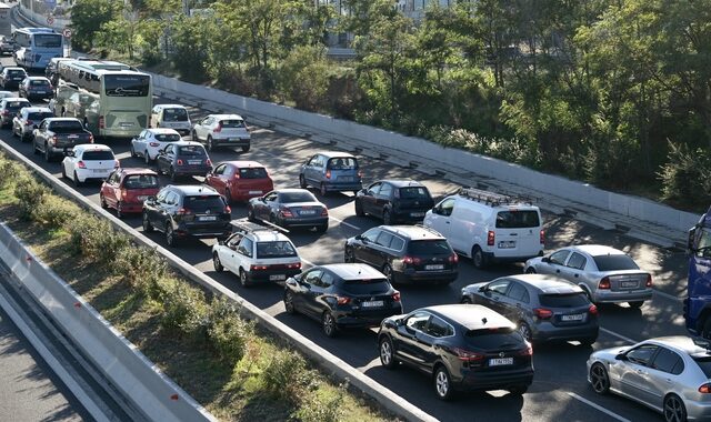 Κίνηση στους δρόμους: Μποτιλιάρισμα σε Κηφισό και Αθηνών – LIVE Χάρτης