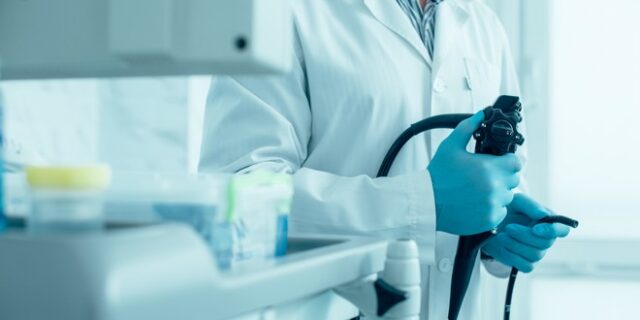 Τελικά σε ποια ηλικία θα πρέπει να γίνεται προληπτικά η κολονοσκόπηση;
