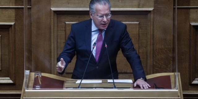 Κουμουτσάκος: Στη θέση του Κώστα Αχ. Καραμανλή δεν θα έβαζα υποψηφιότητα