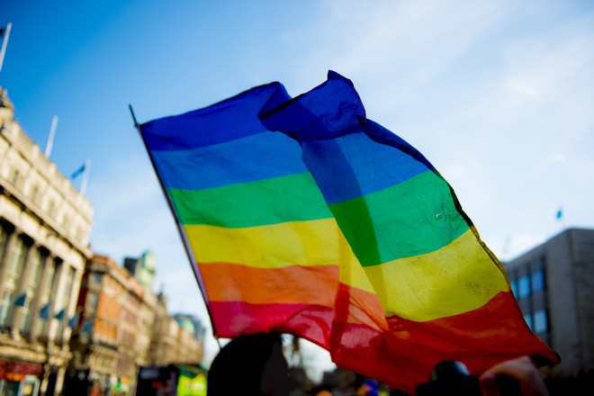 “Μεσαίωνας” στην Ουγκάντα: Εγκρίθηκε νόμος κατά της ομοφυλοφιλίας – Προβλέπει θανατική ποινή