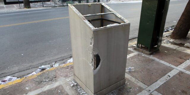 Άρωμα προβοκάτσιας: Άγνωστοι έσπασαν το μνημείο της Marfin