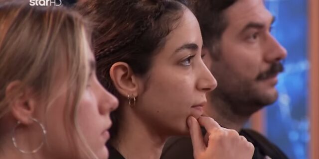MasterChef: Ο Γρηγόρης “εισέβαλε” στην κουζίνα και έδιωξε την Γιώτα – Χαμός με το γράμμα της