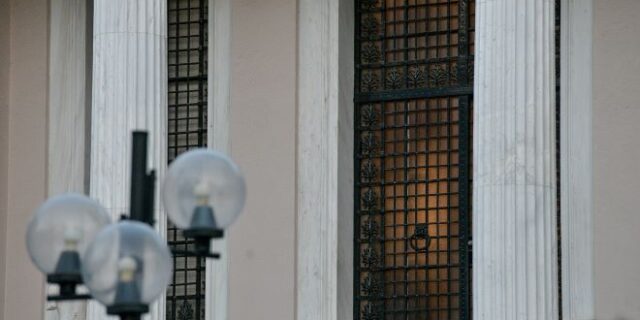 Το μονοπάτι τού “όλοι φταίνε” που οδηγεί ξανά στην Ν.Δ