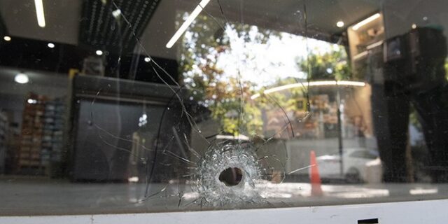 Μέσι: 14 σφαίρες σε σούπερ μάρκετ της οικογένειας της γυναίκας του – “Λέο, σε περιμένουμε”