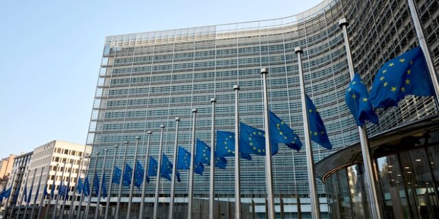 Κομισιόν: Δέσμευση για συνδρομή όπου χρειαστεί μετά την τραγωδία στα Τέμπη