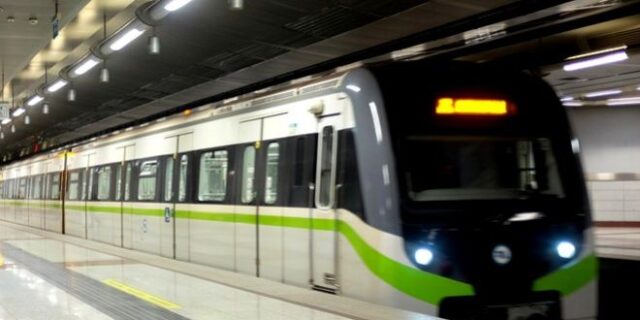 Μετρό: Αναστάτωση λόγω άρνησης επιβάτη να αποβιβαστεί από τον συρμό