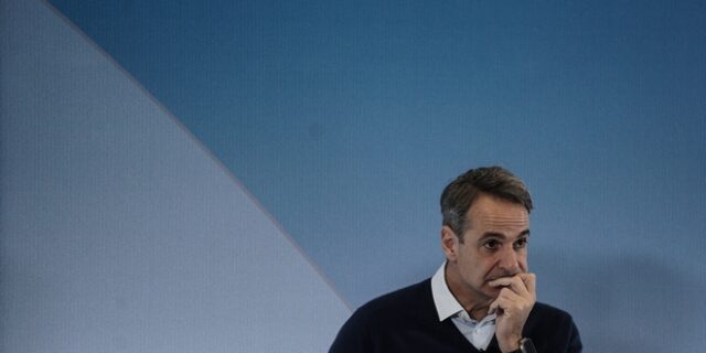 Τα Τέμπη διέλυσαν την υπεροχή Μητσοτάκη και φέρνουν τον φόβο της ήττας…