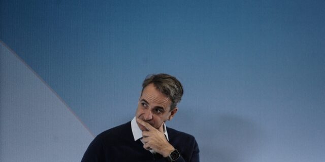 Μετά τα Τέμπη, στη ΝΔ κοιτάνε τις δημοσκοπήσεις και αγωνιούν 