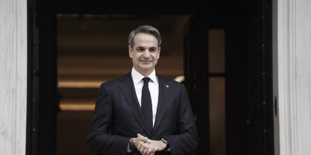 Επικοινωνιακή “ρελάνς” με κατώτατο μισθό