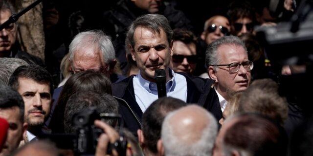Τέμπη: Οργισμένες αντιδράσεις για την αναφορά Μητσοτάκη στη “θυσία αυτών των παιδιών”