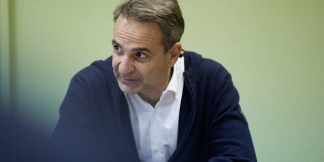 Συνάντηση Μητσοτάκη με τους γονείς της Ελένης Τοπαλούδη – “Να προστατεύσουμε τις γυναίκες από τη βία”