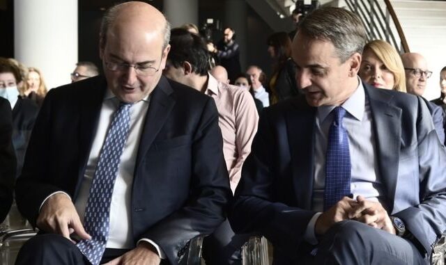 Συνάντηση Μητσοτάκη – Χατζηδάκη: Την Παρασκευή οι ανακοινώσεις για τον κατώτατο μισθό