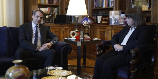 Μητσοτάκης σε Σακελλαροπούλου: Η έρευνα για τα αίτια της τραγωδίας θα γίνει με διαφάνεια και ταχύτητα