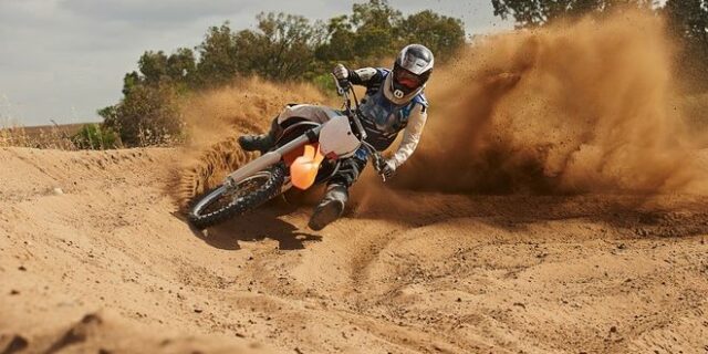 Αίγιο: Ατύχημα σε αγώνα Motocross – Τραυματίστηκε σοβαρά αναβάτης