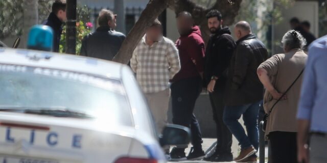 Νέα Σμύρνη: Στη φυλακή οι δύο κατηγορούμενοι για μαστροπεία σε βάρος της 14χρονης – Ελεύθερος χωρίς όρους ο τρίτος